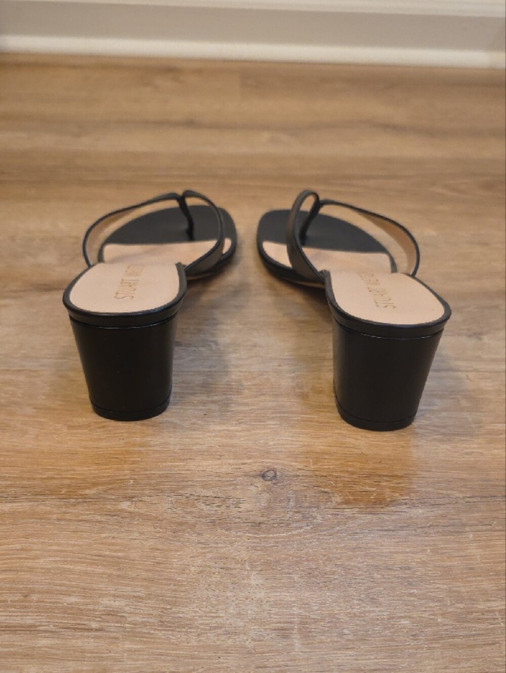 Stuart Weitzman Black Leather Thong Heels Sz 9.5 - Picture 2 of 7